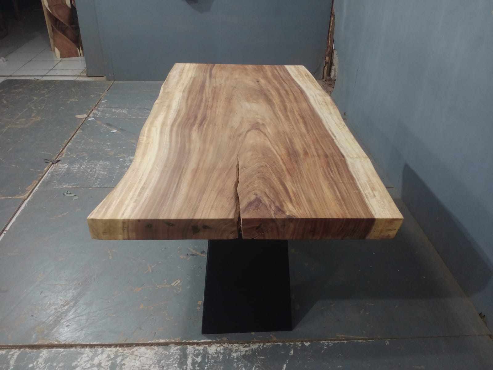Live Edge Tables