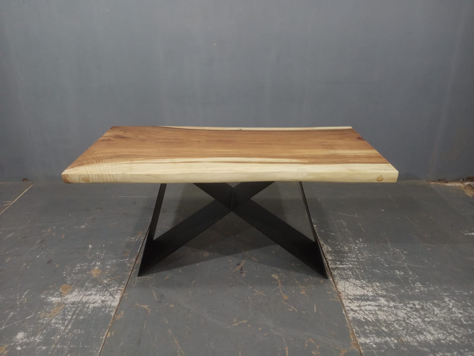 LIVE EDGE TABLES