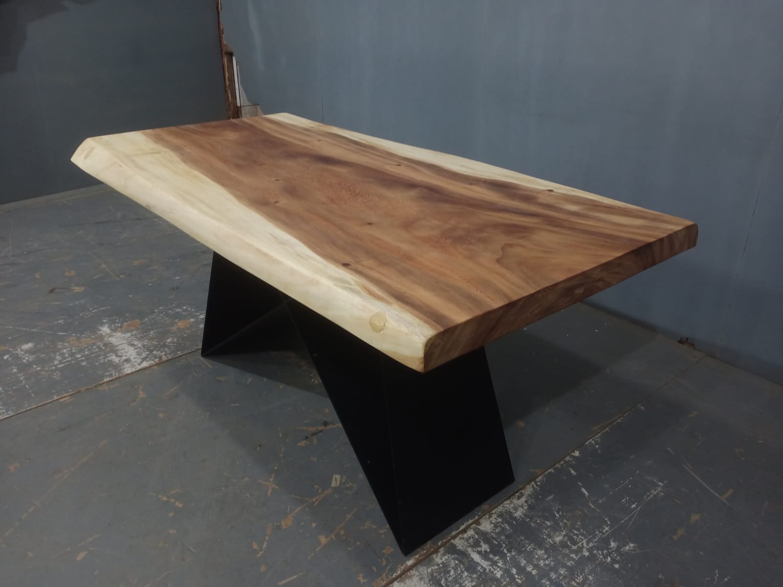 Live Edge Tables
