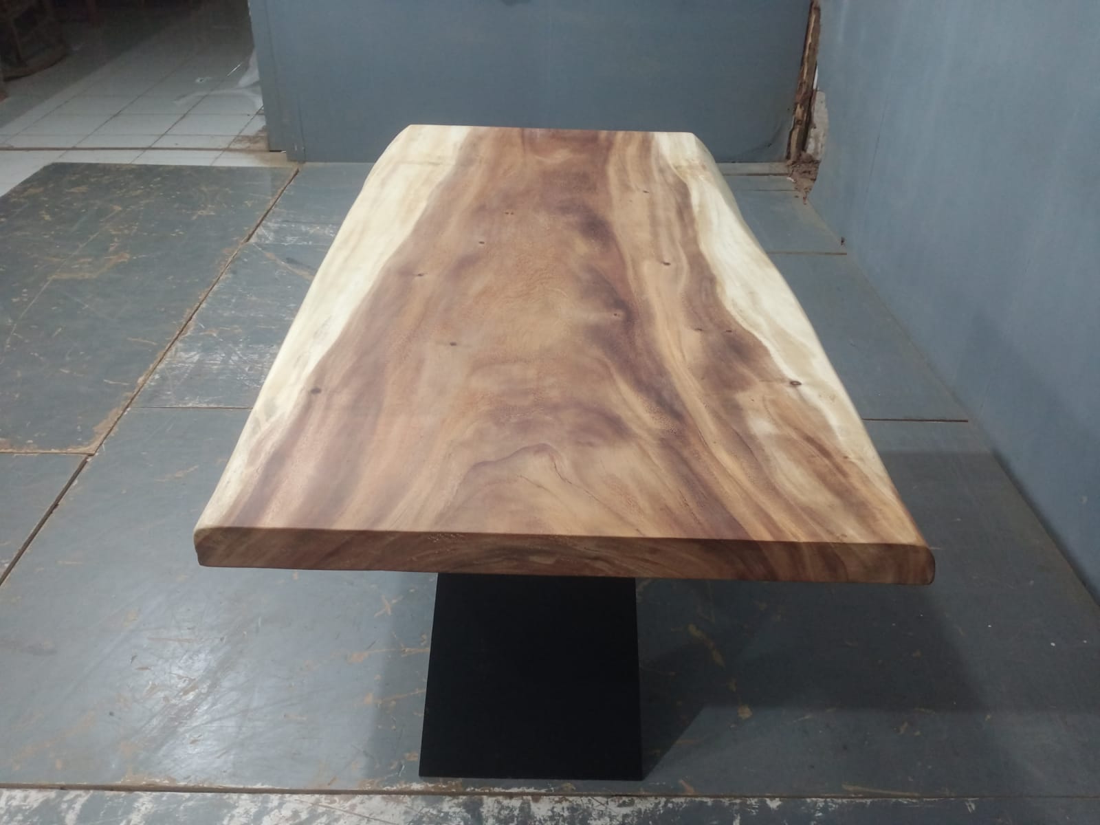 Live Edge Tables