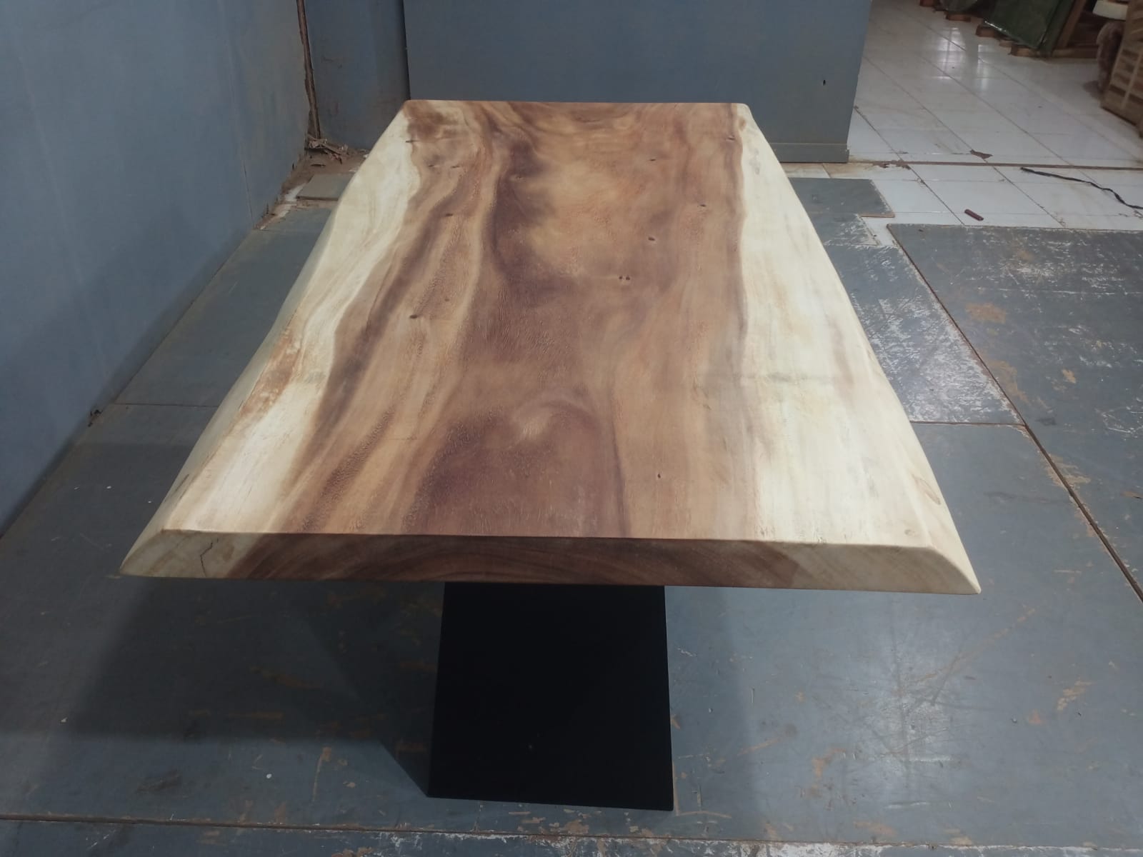 Live Edge Tables
