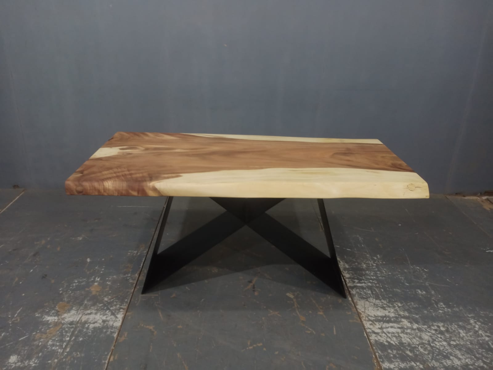 LIVE EDGE TABLES