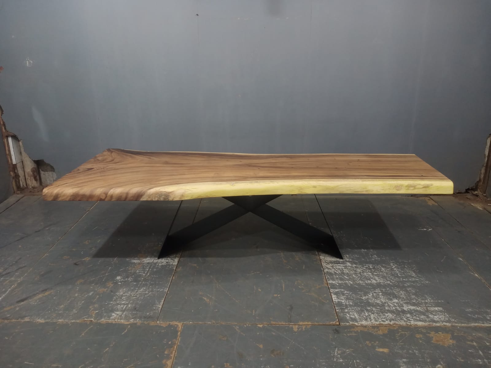 LIVE EDGE TABLES