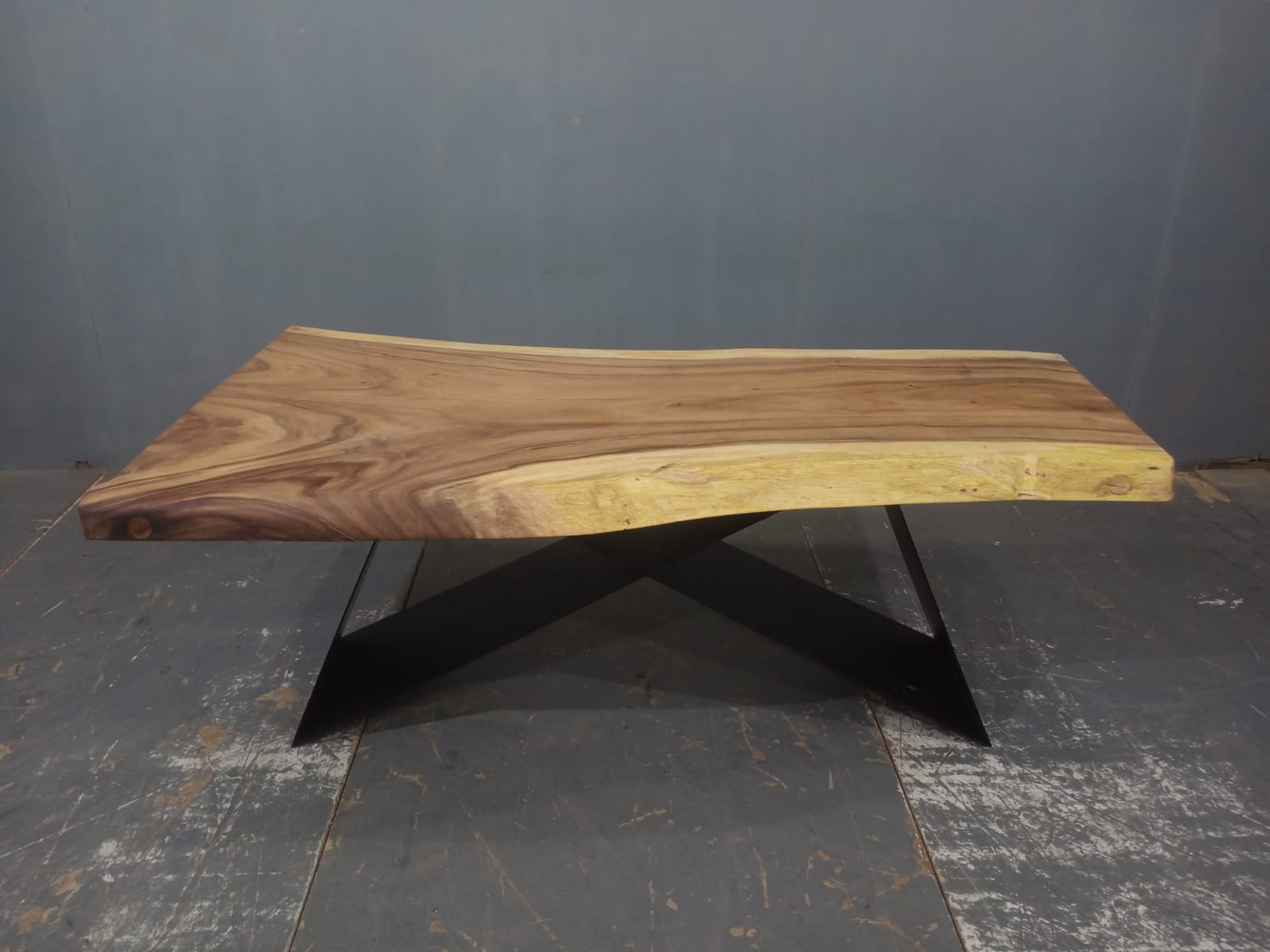 LIVE EDGE TABLES